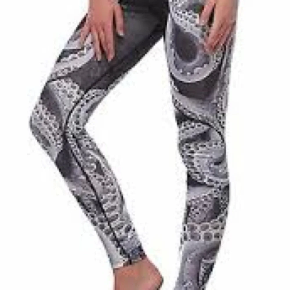 Octopus Tentacle Print Yoga Leggings - Black and Gray